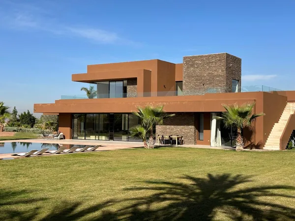 Villa Helena modern exterior