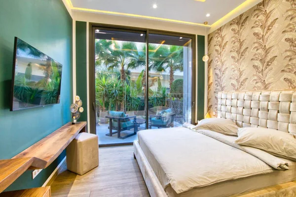 Villa Jordana bedroom with terrace doors